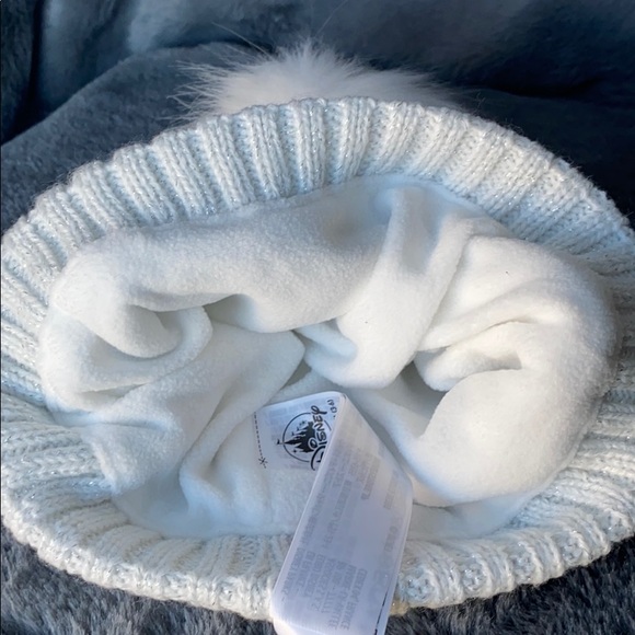 Disney Frozen 2 Winter Hat - Picture 4 of 5